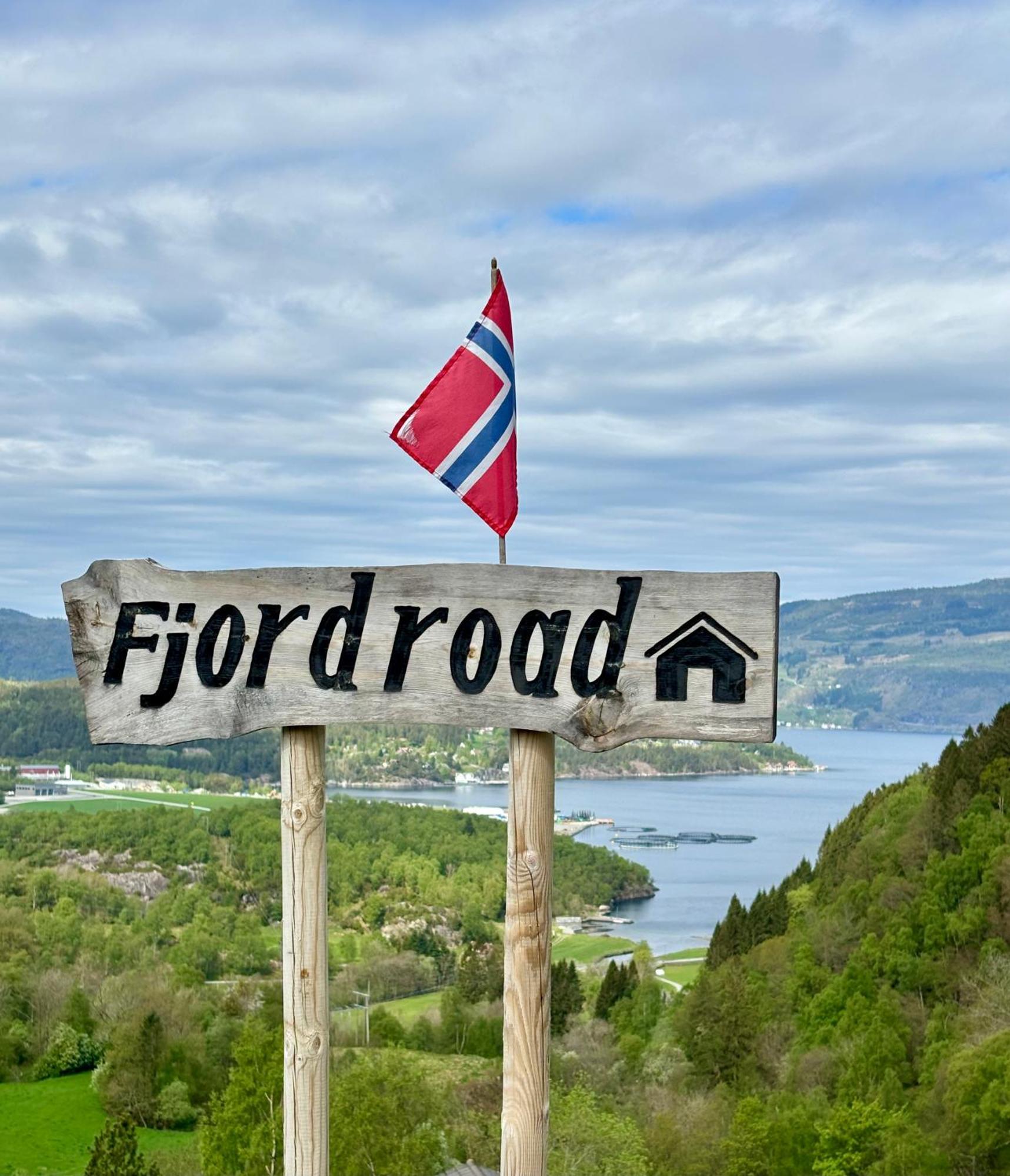 Апартаменты Fjord Road Hjelmeland Экстерьер фото